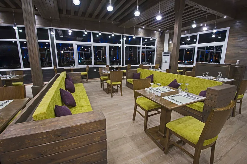 Roots Restaurant